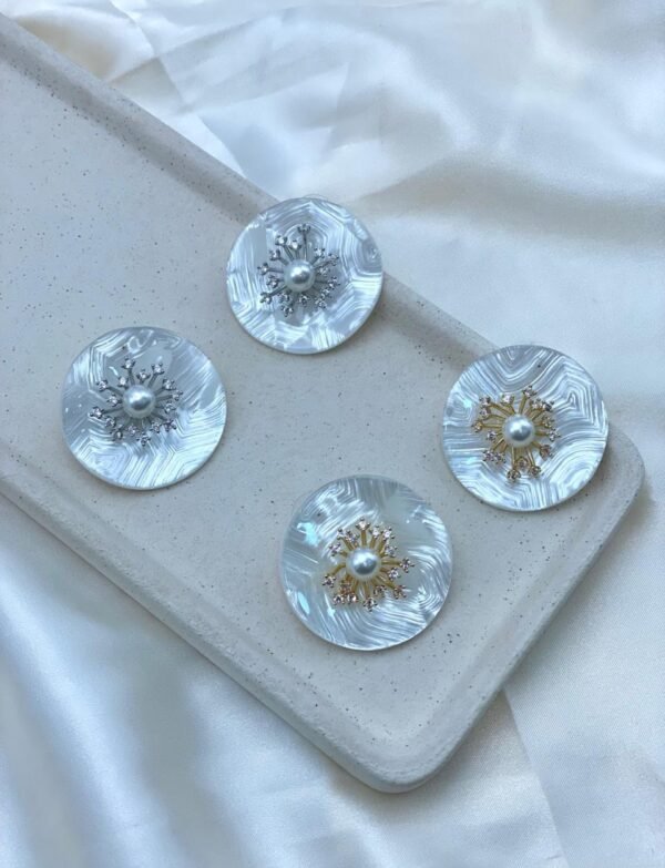 Brinco Madre Pérola Sol Cravejado